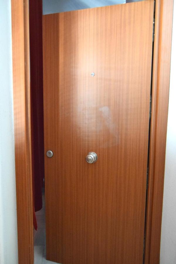 Apartamento Feria 2 Apartment Севиля Екстериор снимка